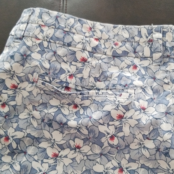 Shorts - Picture 4 of 4